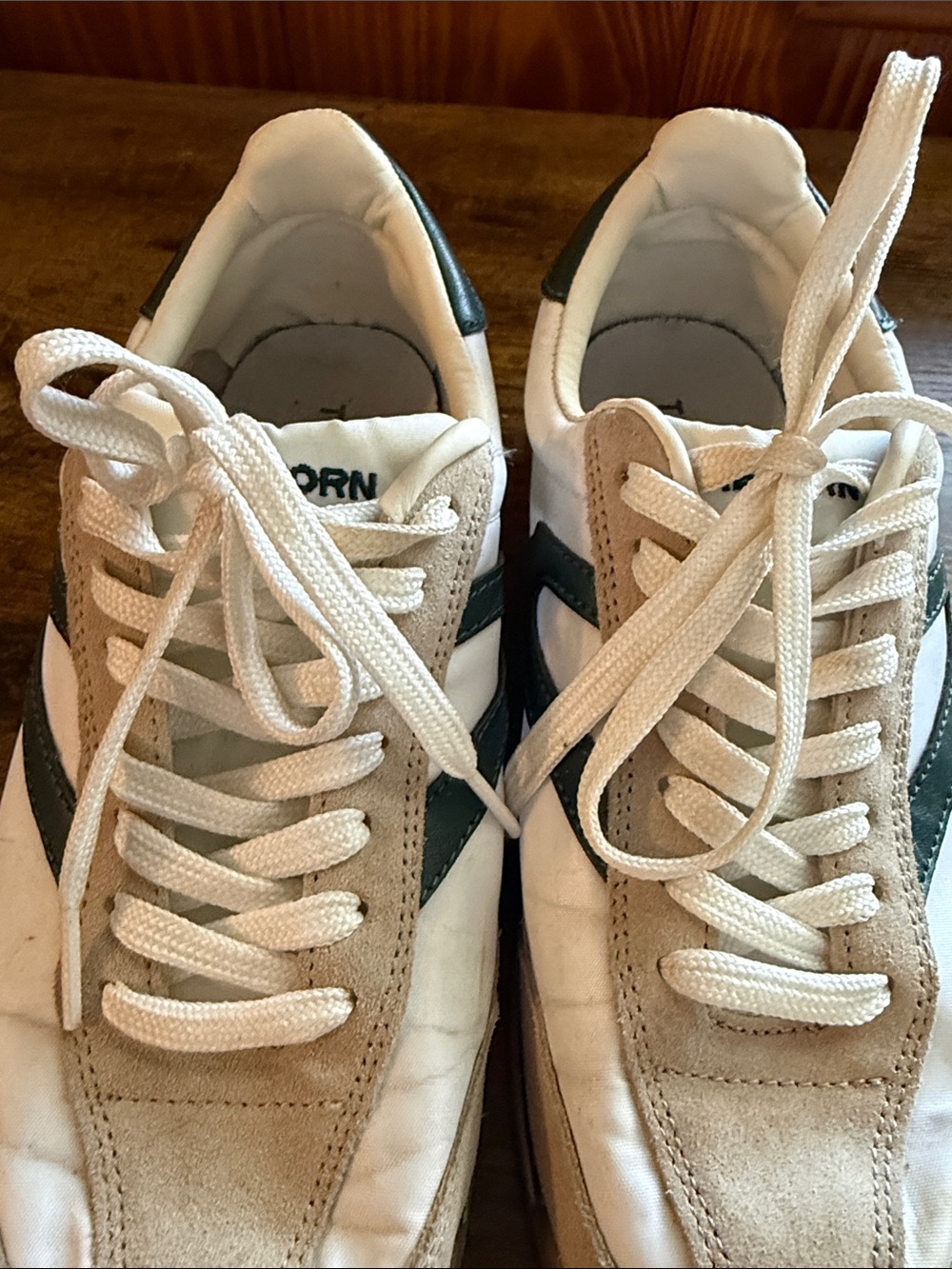 Tretorn Rawlins Women’s Size 8.5 Low-Top Sneakers in Beige and Dark Green - Picture 3 of 14